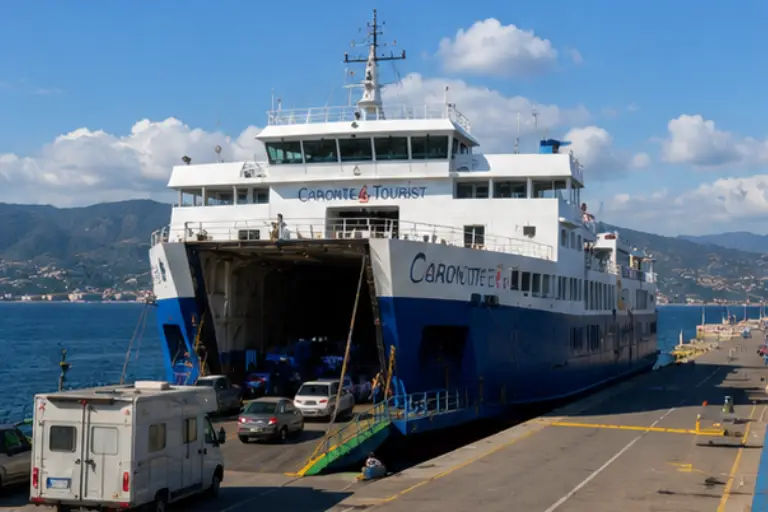 Ferries and sea crossings Reggio Calabria