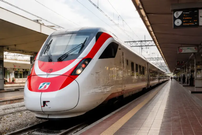 Intercity and overnight train connections to Reggio Calabria
